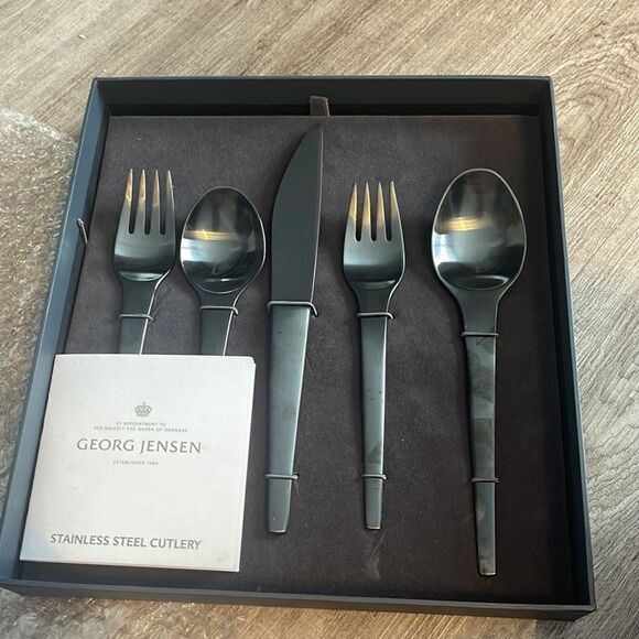 Georg Jensen Caravel 5 Piece Flatware Set, Black PVD Coated Stainless - Picture 3 of 3